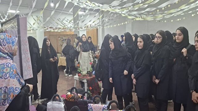 دختران محله یاحچی آباد تهران رویداد هنری رضوان را برگزار کردند + عکس 1 d8afd8aed8aad8b1d8a7d986 d985d8add984d987 db8cd8a7d8adda86db8c d8a2d8a8d8a7d8af d8aad987d8b1d8a7d986 d8b1d988db8cd8afd8a7d8af d987d986 680f85f9ab15d