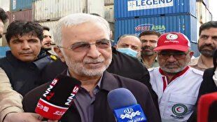 مهار ۸۰ درصد آتش در بندرشهید رجایی بندرعباس 1 d985d987d8a7d8b1 dbb8dbb0 d8afd8b1d8b5d8af d8a2d8aad8b4 d8afd8b1 d8a8d986d8afd8b1d8b4d987db8cd8af d8b1d8acd8a7db8cdb8c d8a8d986d8afd8b1 680dde3be28db