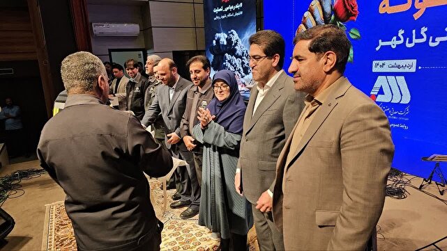 عدالت با بهبود معیشت کارگران محقق میشود 1 d8b9d8afd8a7d984d8aa d8a8d8a7 d8a8d987d8a8d988d8af d985d8b9db8cd8b4d8aa daa9d8a7d8b1daafd8b1d8a7d986 d985d8add982d982 d985db8c 68163ba347b36